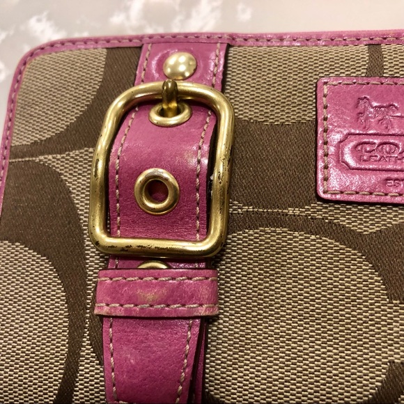 Classic Coach zip around wallet! - Picture 4 of 9